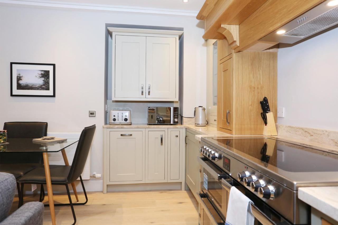 Joivy Modern And Airy Flat On The Historic Royal Mile Apartment Edinburgh Exterior photo
