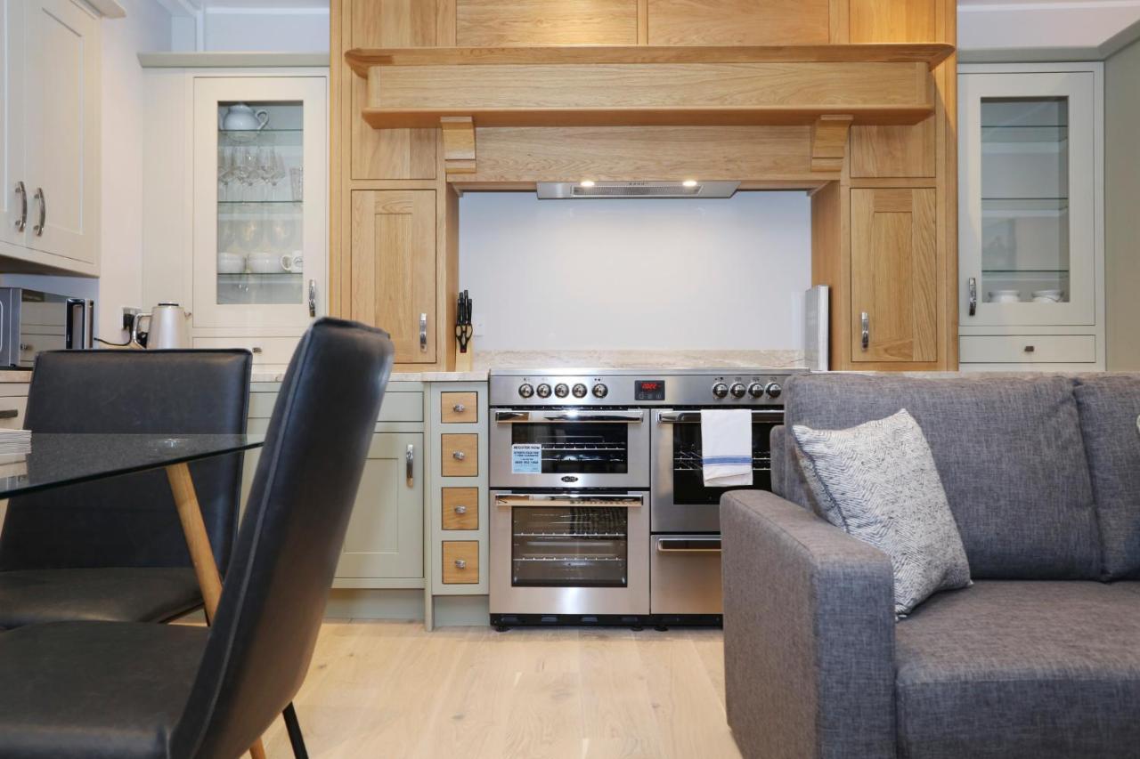 Joivy Modern And Airy Flat On The Historic Royal Mile Apartment Edinburgh Exterior photo