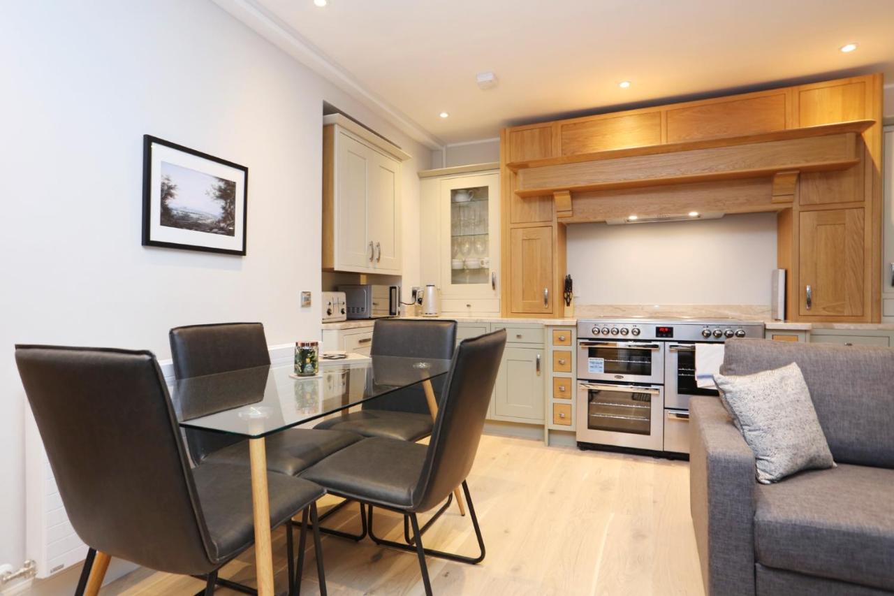 Joivy Modern And Airy Flat On The Historic Royal Mile Apartment Edinburgh Exterior photo